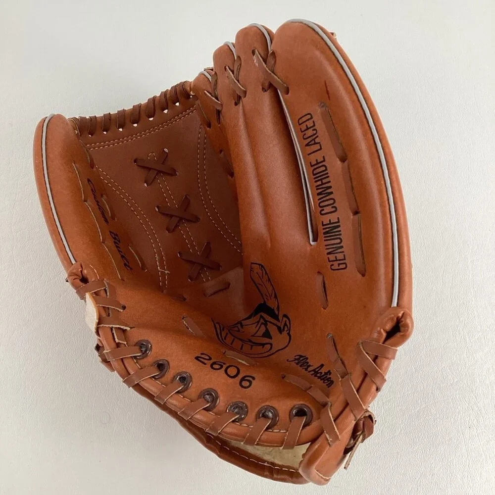 Cleveland Indians Baseball Glove Genuine Cowhide Laced Flex Action 2606 - Picture 6 of 10